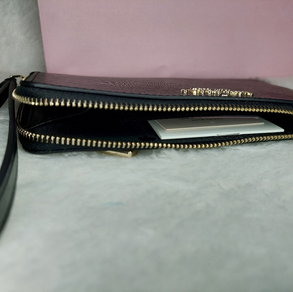 Kate Spade staci L-zip wristlet - Picture 5 of 5